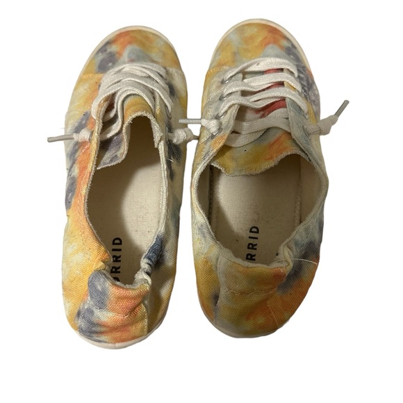 TORRID SNEAKERS - Picture 5 of 6